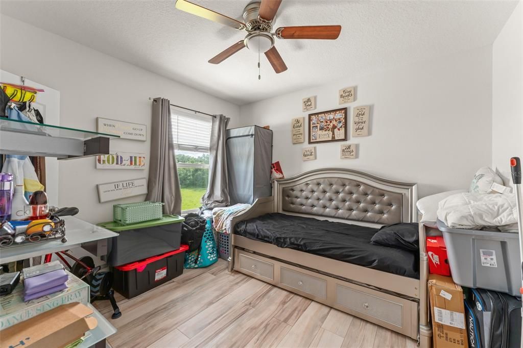 For Sale: $500,000 (5 beds, 3 baths, 2471 Square Feet)