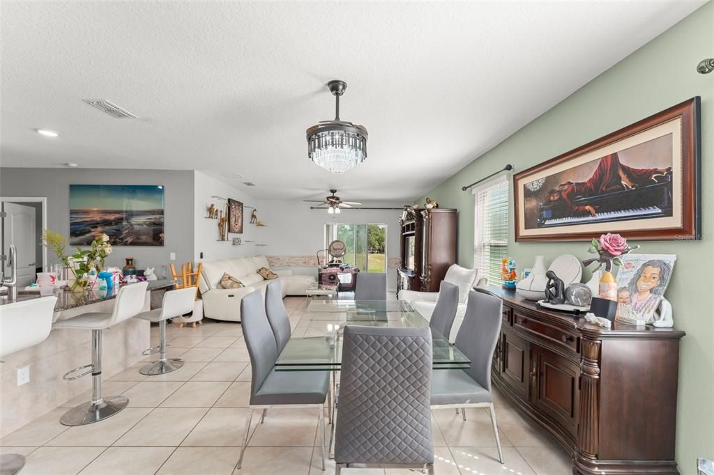 For Sale: $500,000 (5 beds, 3 baths, 2471 Square Feet)