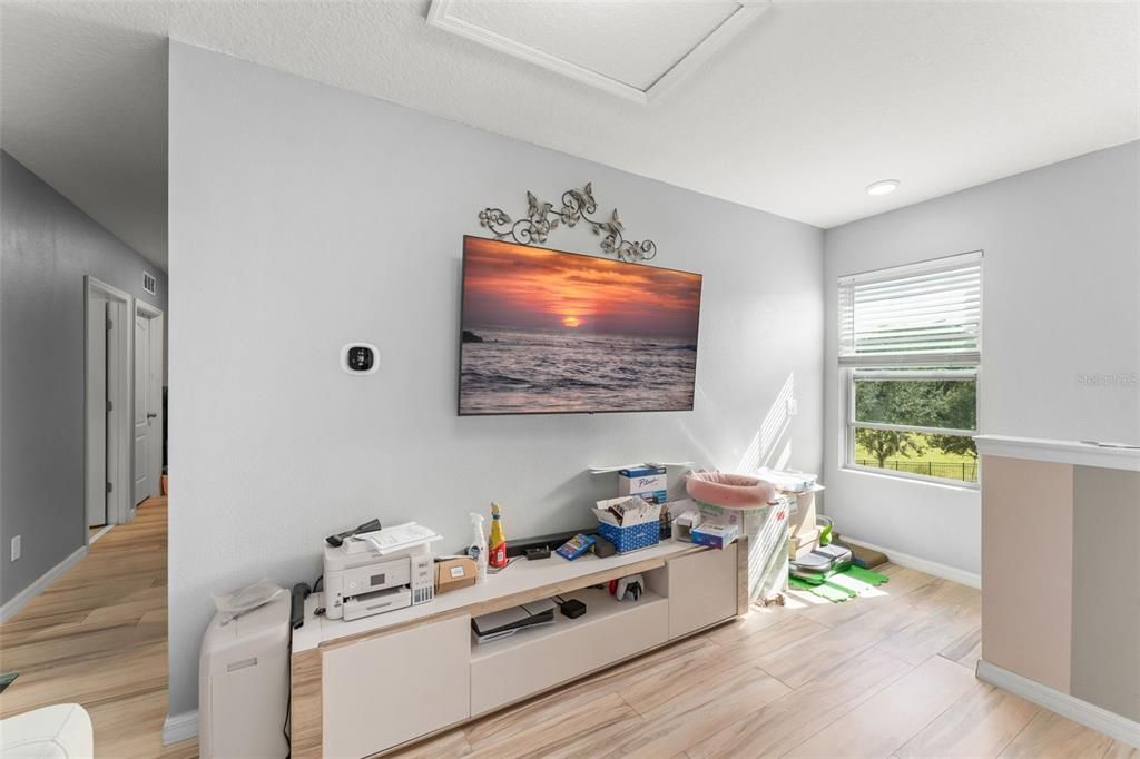 For Sale: $500,000 (5 beds, 3 baths, 2471 Square Feet)