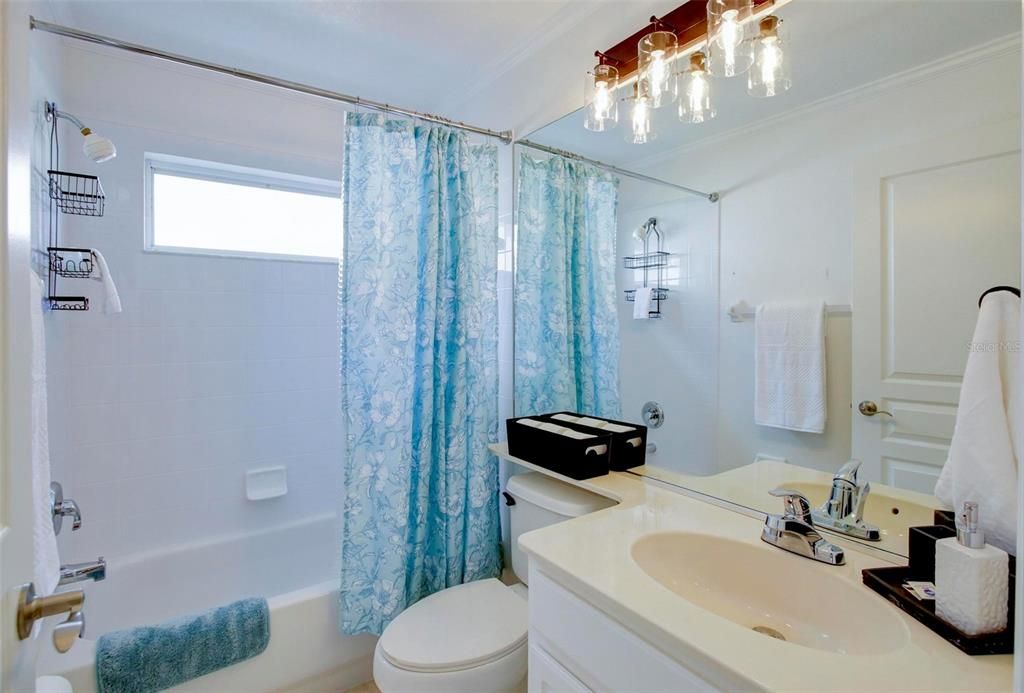 For Rent: $4,000 (3 beds, 2 baths, 1597 Square Feet)