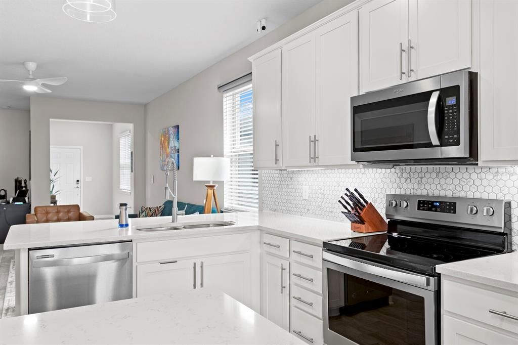 На продажу: $340,000 (3 спален, 2 ванн, 1565 Квадратных фут)