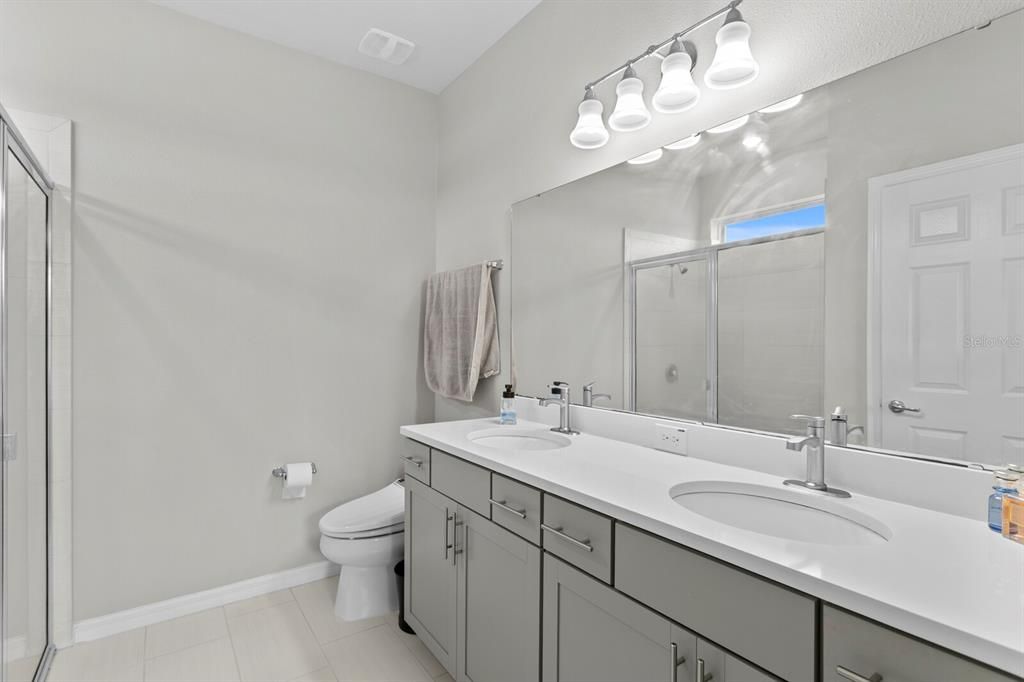 На продажу: $340,000 (3 спален, 2 ванн, 1565 Квадратных фут)