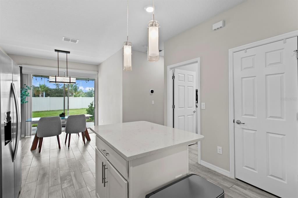 На продажу: $340,000 (3 спален, 2 ванн, 1565 Квадратных фут)