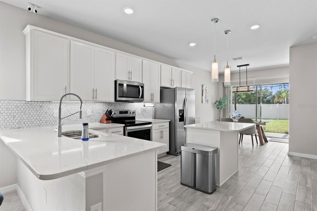 На продажу: $340,000 (3 спален, 2 ванн, 1565 Квадратных фут)