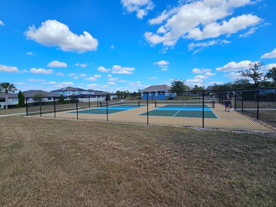 На продажу: $340,000 (3 спален, 2 ванн, 1565 Квадратных фут)