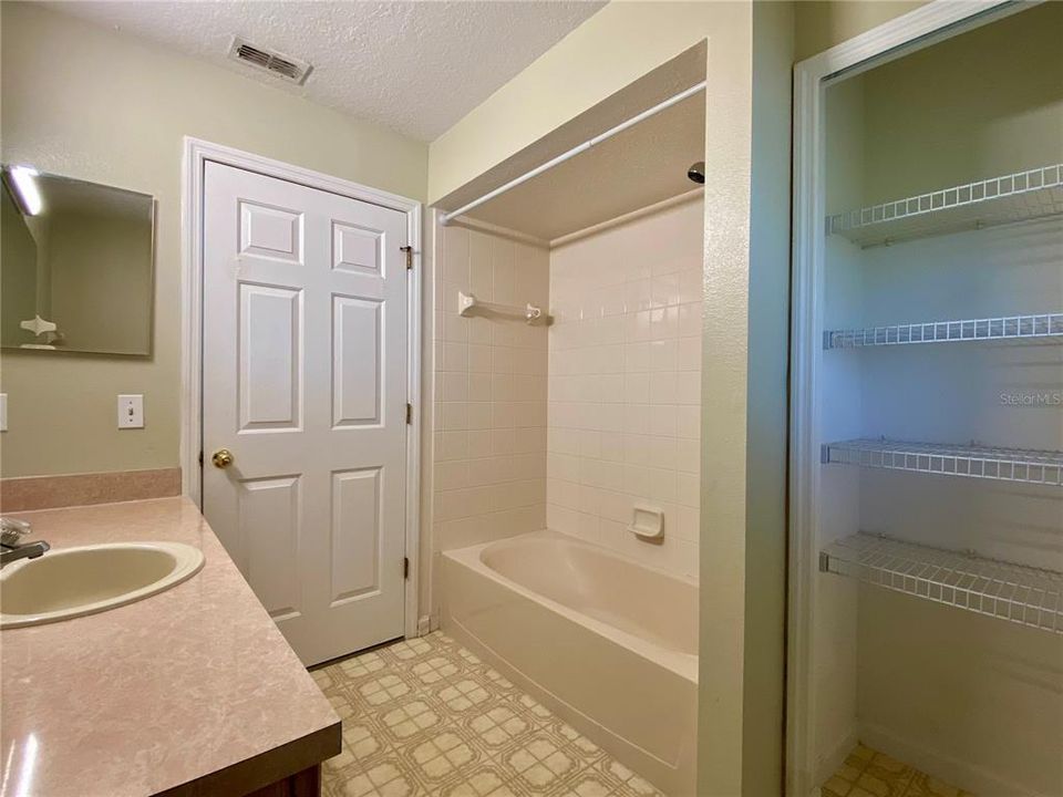 For Rent: $1,795 (3 beds, 2 baths, 1854 Square Feet)