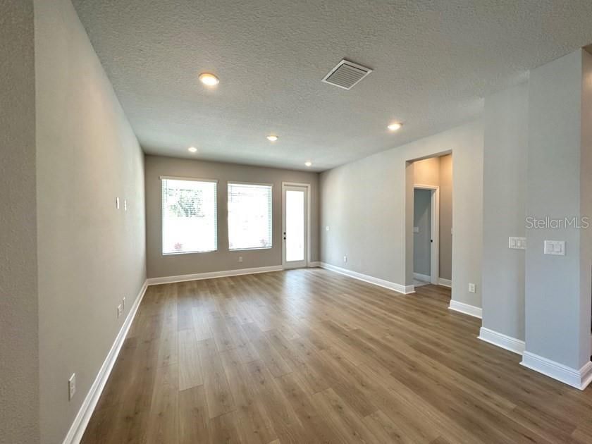 В аренду: $3,900 (3 спален, 2 ванн, 1822 Квадратных фут)