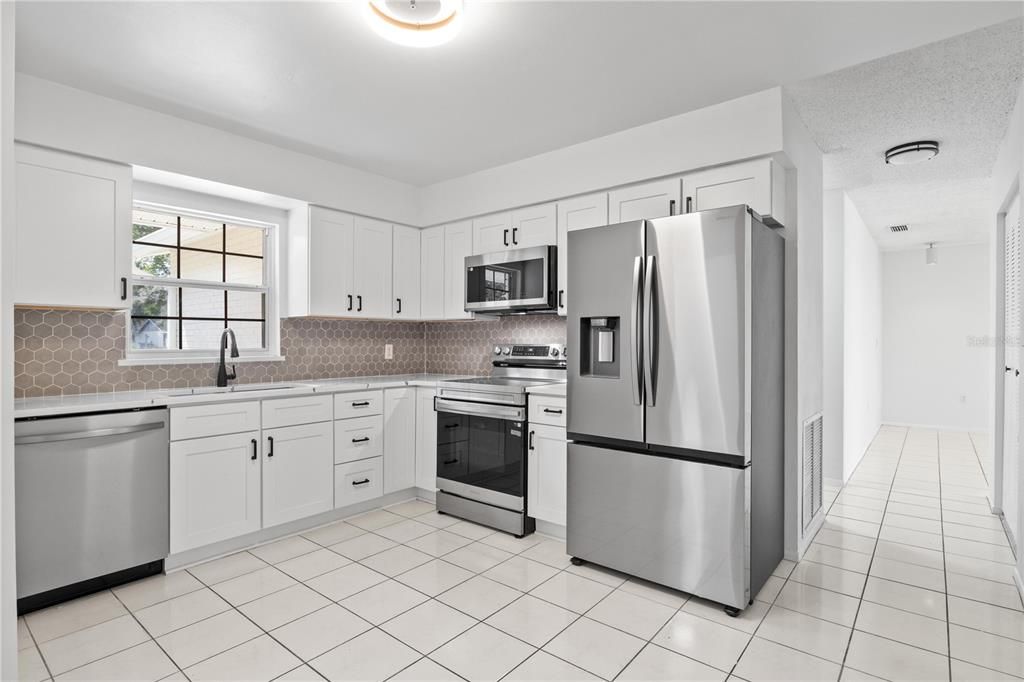 待售: $389,000 (3 贝兹, 2 浴室, 2002 平方英尺)