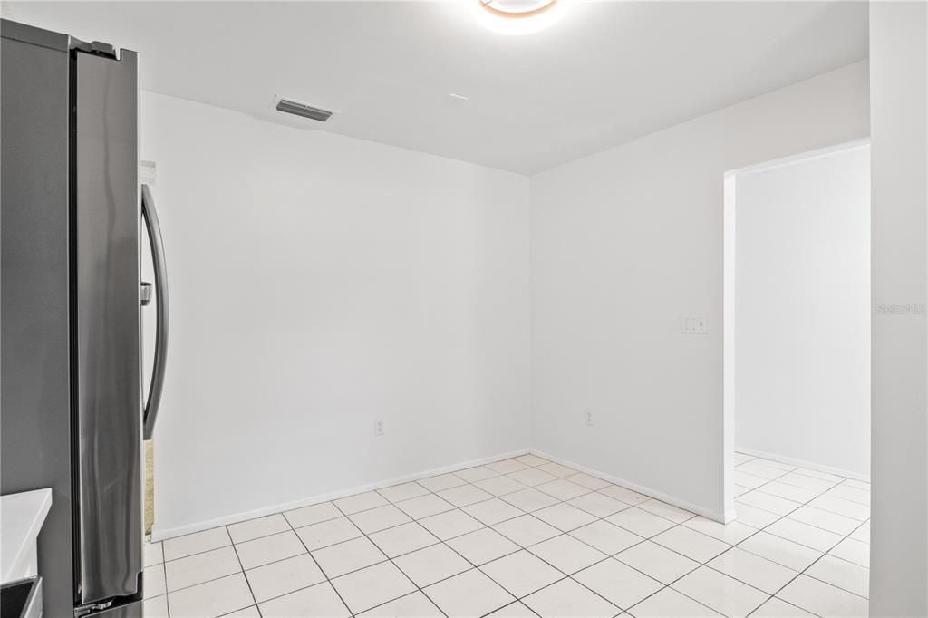 待售: $389,000 (3 贝兹, 2 浴室, 2002 平方英尺)