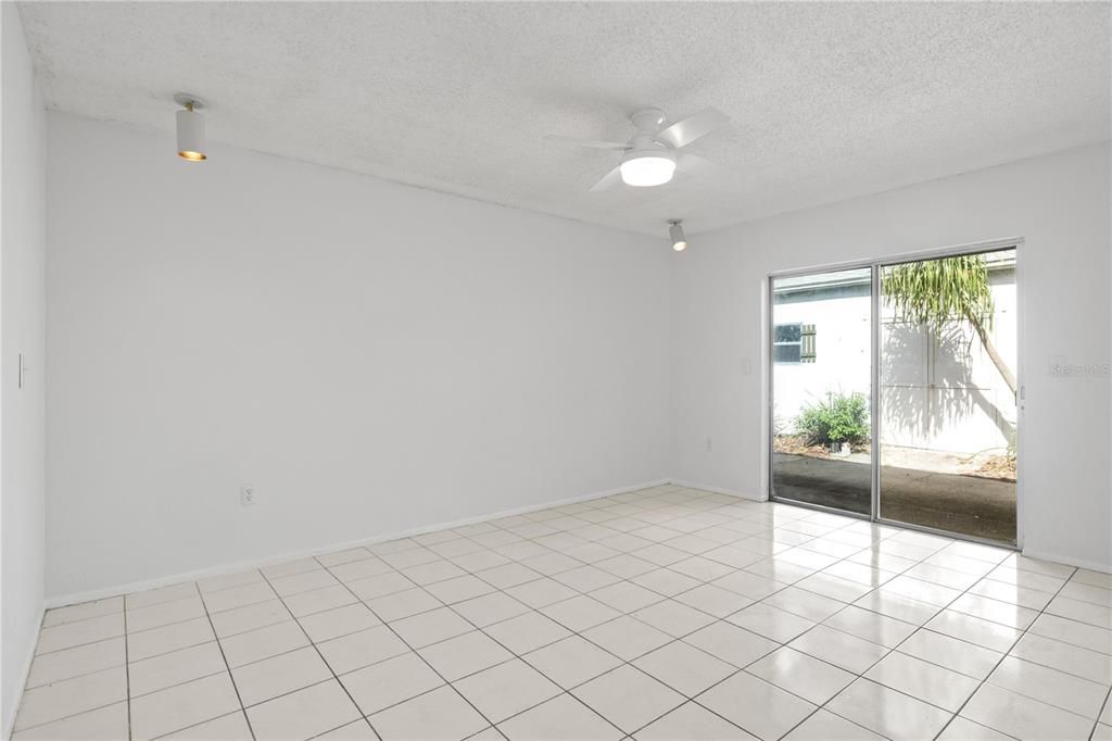 待售: $389,000 (3 贝兹, 2 浴室, 2002 平方英尺)