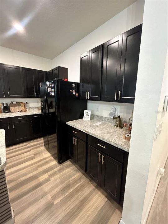 На продажу: $299,900 (3 спален, 2 ванн, 1785 Квадратных фут)