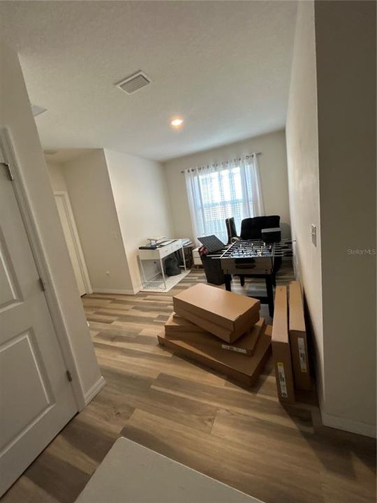 На продажу: $299,900 (3 спален, 2 ванн, 1785 Квадратных фут)