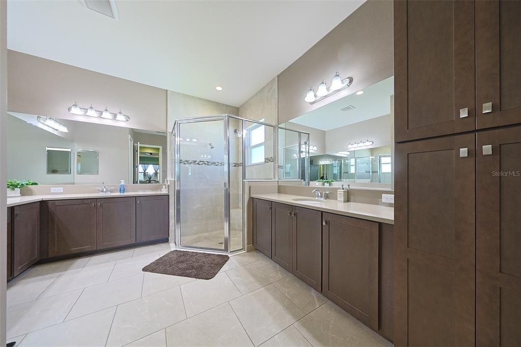 For Sale: $544,900 (3 beds, 2 baths, 2252 Square Feet)