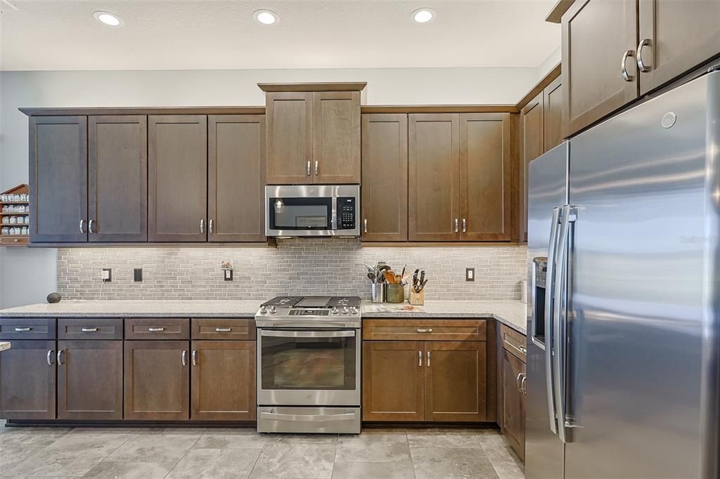 For Sale: $544,900 (3 beds, 2 baths, 2252 Square Feet)