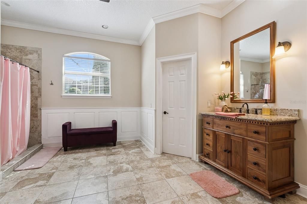 待售: $805,000 (6 贝兹, 3 浴室, 4917 平方英尺)