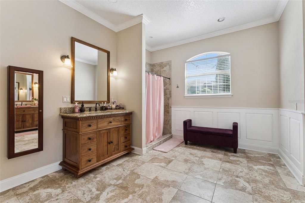 待售: $805,000 (6 贝兹, 3 浴室, 4917 平方英尺)