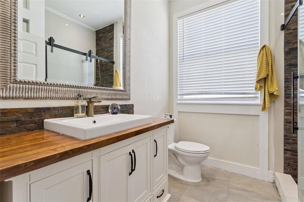 待售: $805,000 (6 贝兹, 3 浴室, 4917 平方英尺)