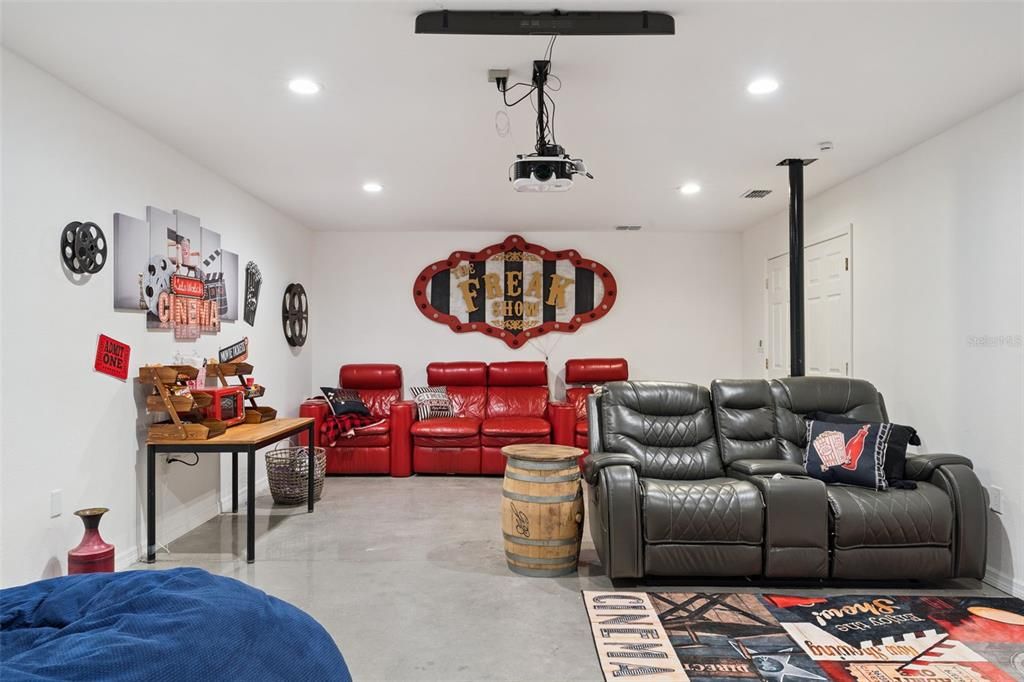 待售: $805,000 (6 贝兹, 3 浴室, 4917 平方英尺)