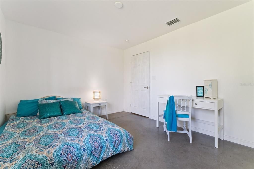 待售: $805,000 (6 贝兹, 3 浴室, 4917 平方英尺)