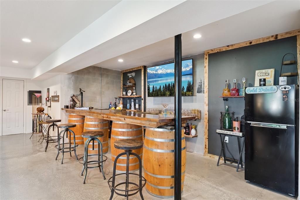 待售: $805,000 (6 贝兹, 3 浴室, 4917 平方英尺)