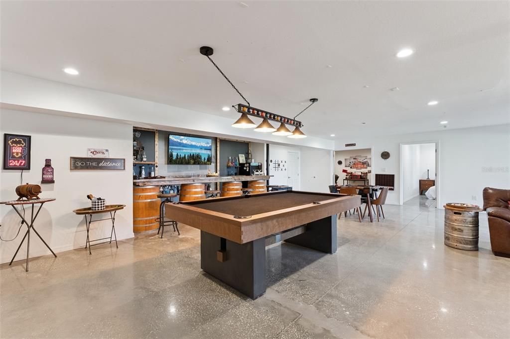 待售: $805,000 (6 贝兹, 3 浴室, 4917 平方英尺)