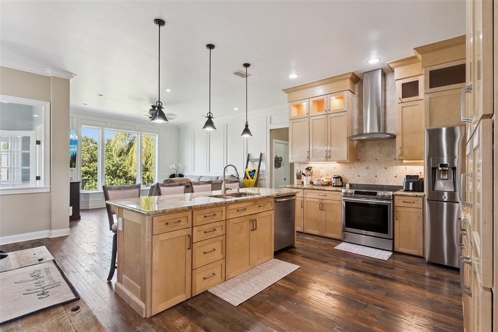 待售: $805,000 (6 贝兹, 3 浴室, 4917 平方英尺)