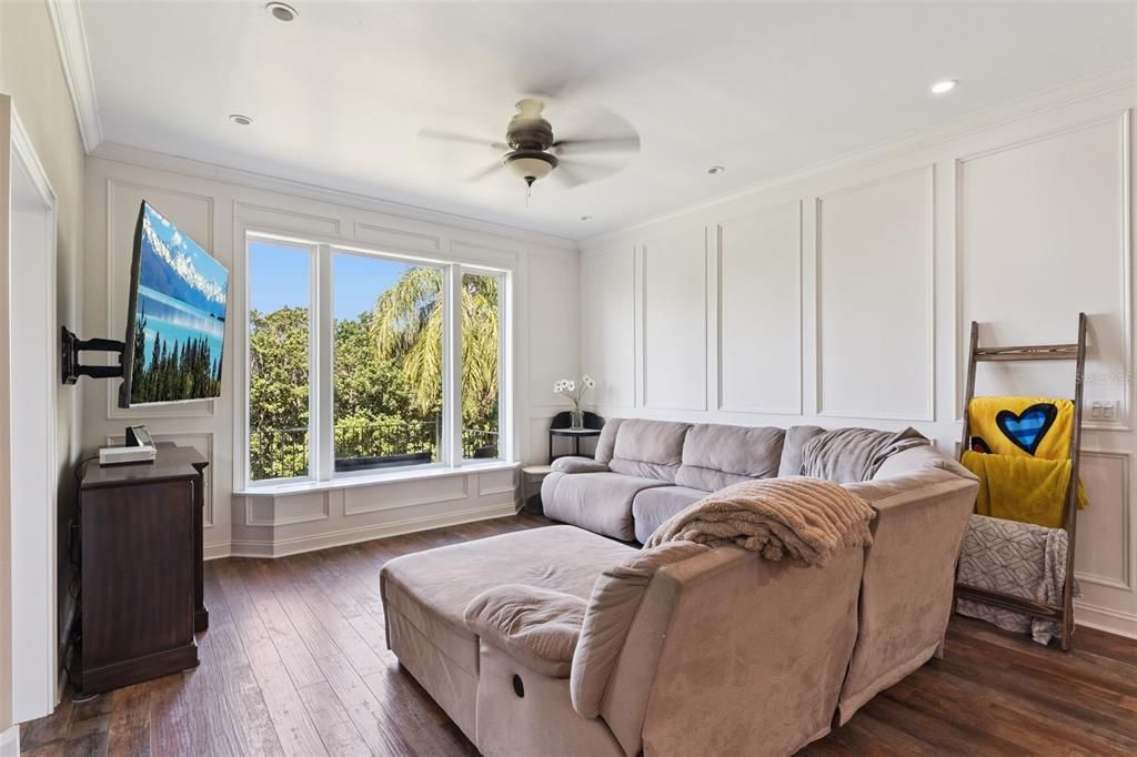 待售: $805,000 (6 贝兹, 3 浴室, 4917 平方英尺)