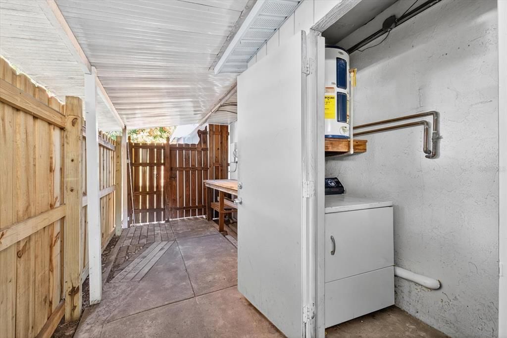 Под контрактом: $579,000 (4 спален, 0 ванн, 1440 Квадратных фут)