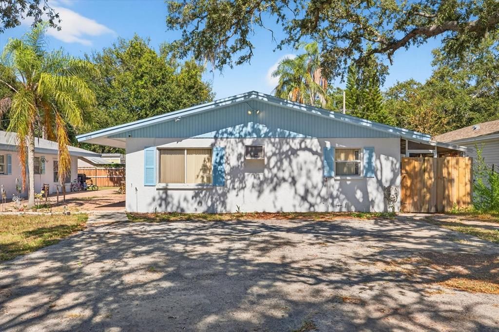 Под контрактом: $579,000 (4 спален, 0 ванн, 1440 Квадратных фут)