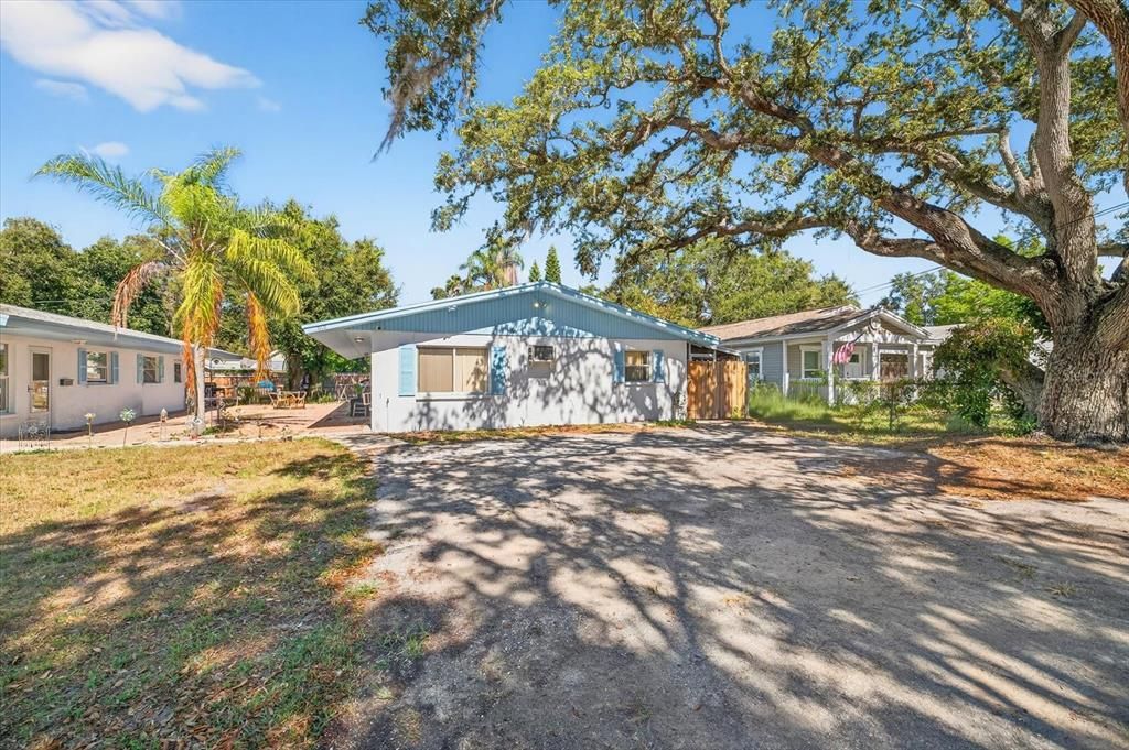 Под контрактом: $579,000 (4 спален, 0 ванн, 1440 Квадратных фут)