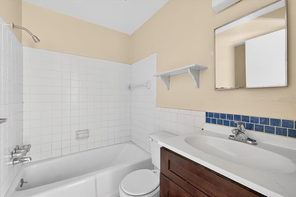 Под контрактом: $579,000 (4 спален, 0 ванн, 1440 Квадратных фут)