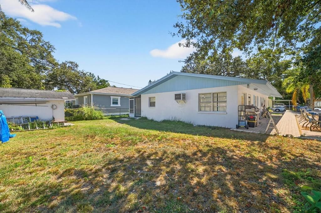 Под контрактом: $579,000 (4 спален, 0 ванн, 1440 Квадратных фут)