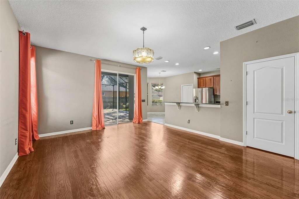 For Rent: $3,300 (4 beds, 2 baths, 2567 Square Feet)