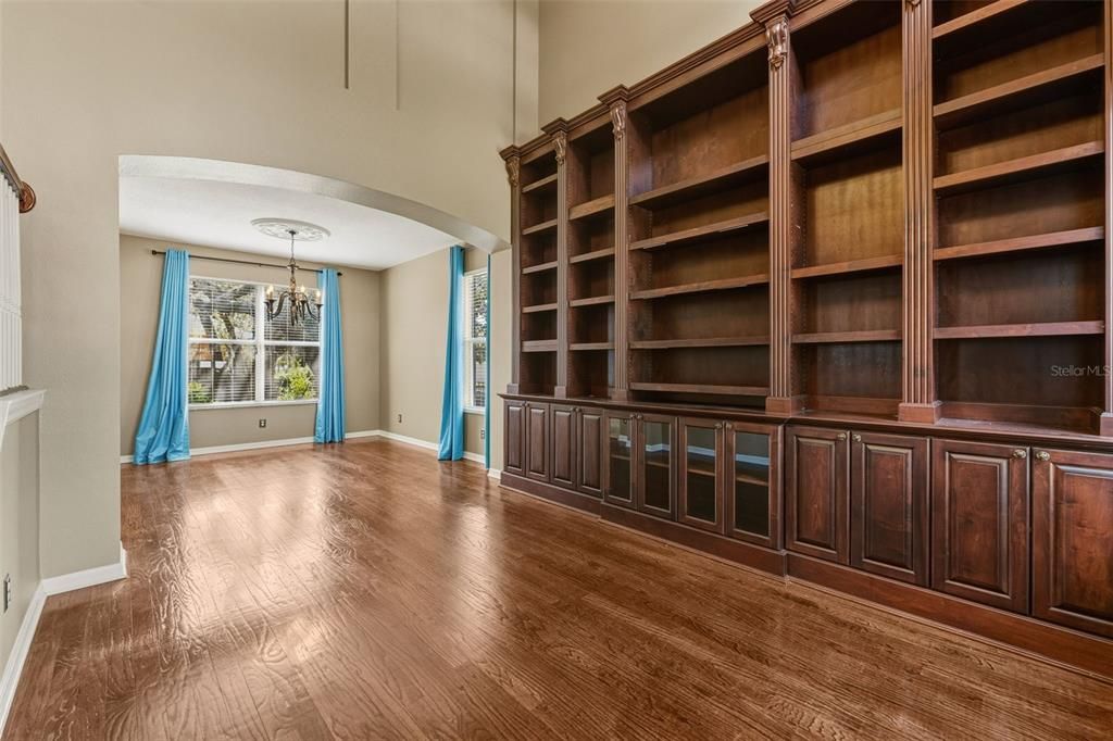 For Rent: $3,300 (4 beds, 2 baths, 2567 Square Feet)