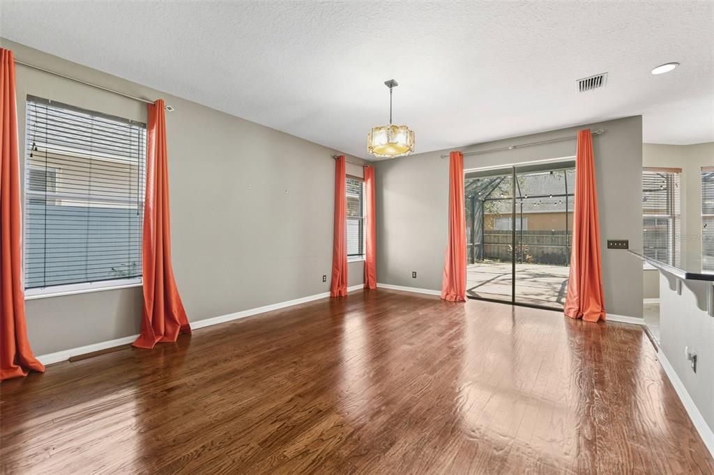 For Rent: $3,300 (4 beds, 2 baths, 2567 Square Feet)