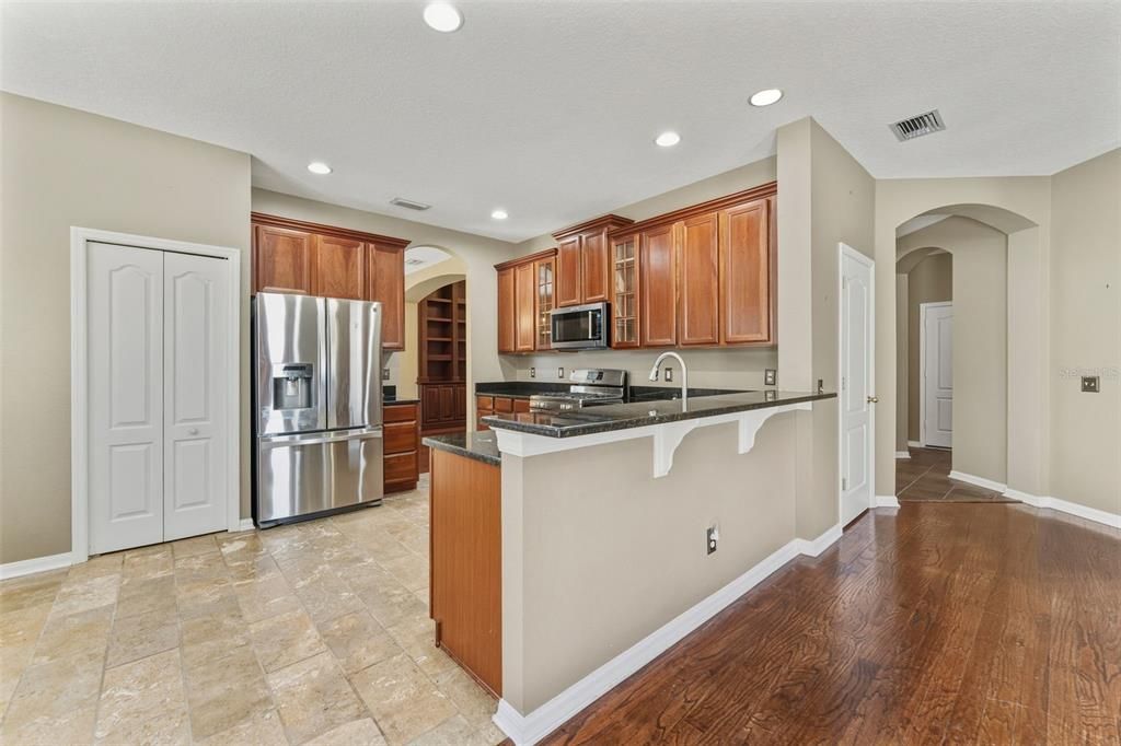 For Rent: $3,300 (4 beds, 2 baths, 2567 Square Feet)