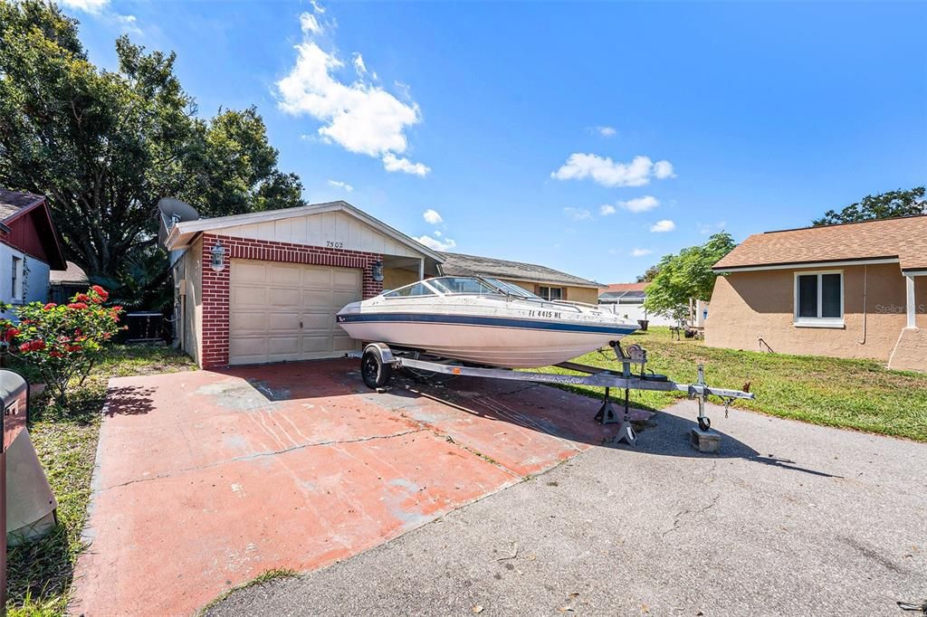 Active With Contract: $266,900 (3 beds, 2 baths, 1340 Square Feet)