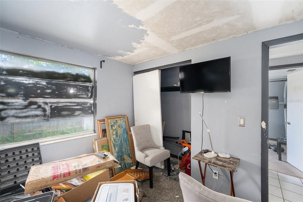 Active With Contract: $266,900 (3 beds, 2 baths, 1340 Square Feet)