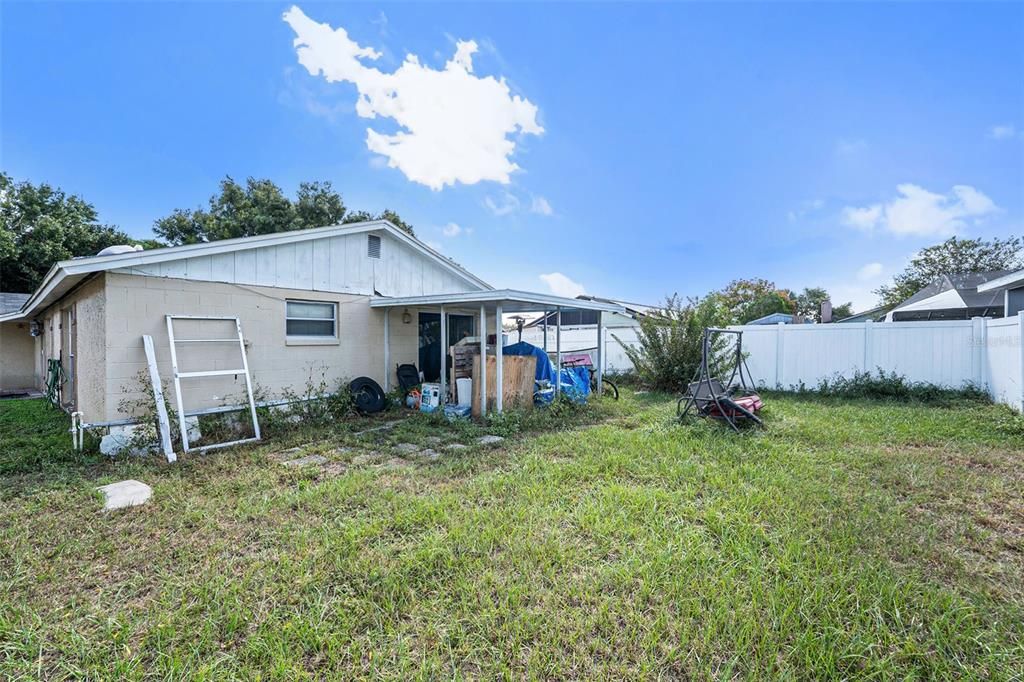 Active With Contract: $266,900 (3 beds, 2 baths, 1340 Square Feet)
