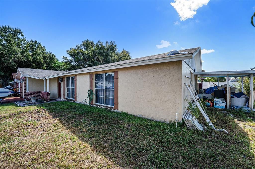 Active With Contract: $266,900 (3 beds, 2 baths, 1340 Square Feet)