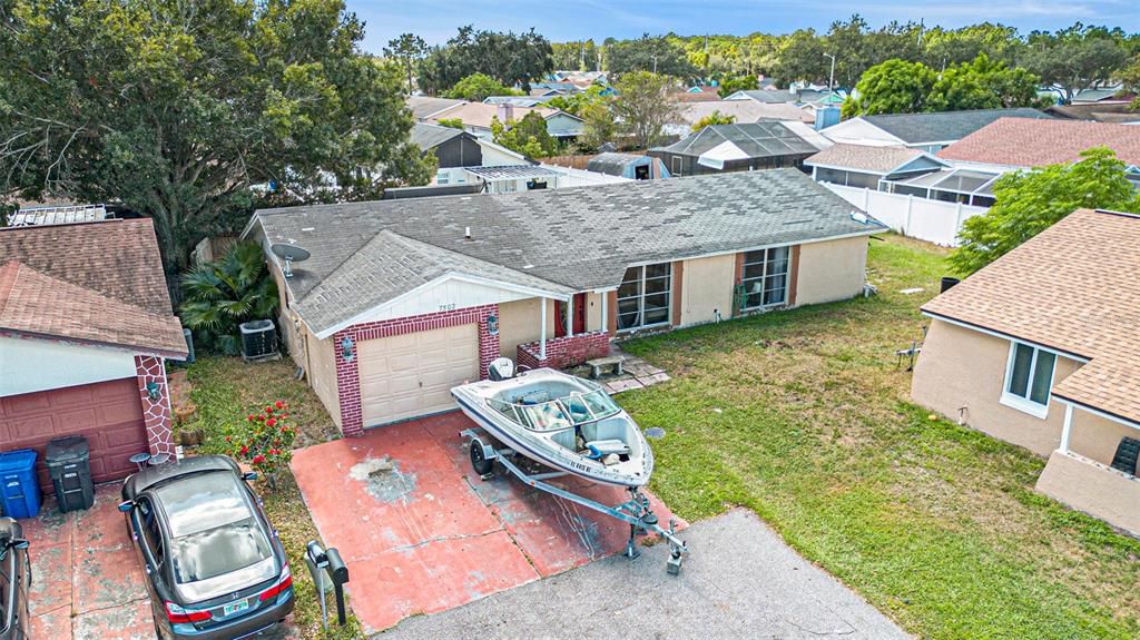 Active With Contract: $266,900 (3 beds, 2 baths, 1340 Square Feet)