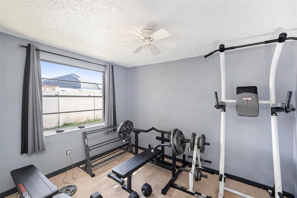 Active With Contract: $266,900 (3 beds, 2 baths, 1340 Square Feet)