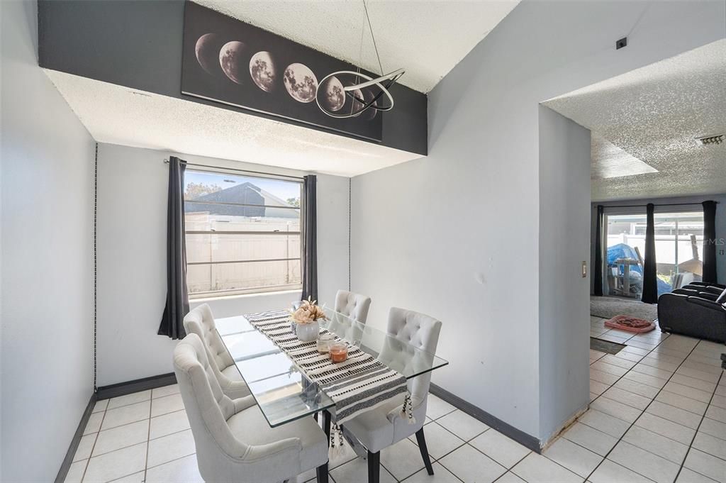 Active With Contract: $266,900 (3 beds, 2 baths, 1340 Square Feet)