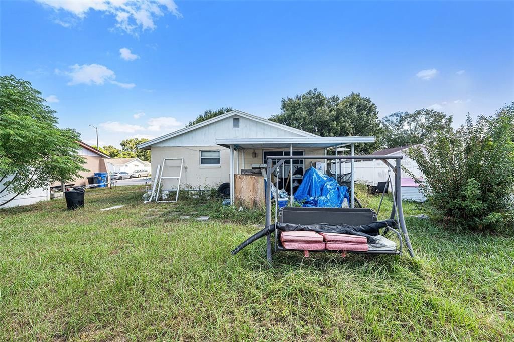 Active With Contract: $266,900 (3 beds, 2 baths, 1340 Square Feet)