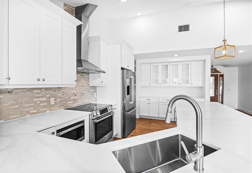 На продажу: $1,349,000 (4 спален, 3 ванн, 1996 Квадратных фут)