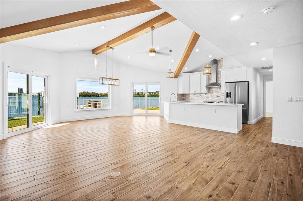 На продажу: $1,349,000 (4 спален, 3 ванн, 1996 Квадратных фут)