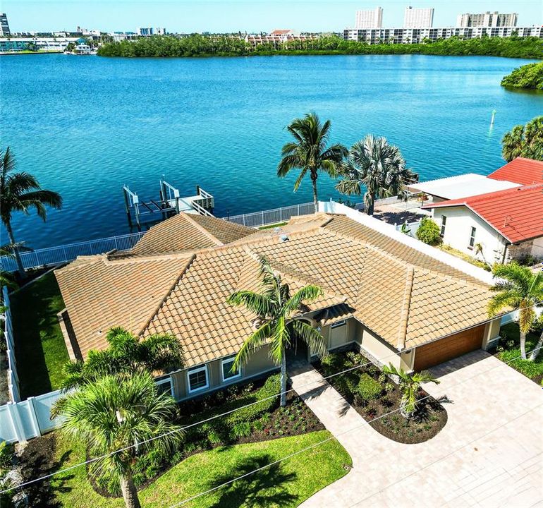 На продажу: $1,349,000 (4 спален, 3 ванн, 1996 Квадратных фут)