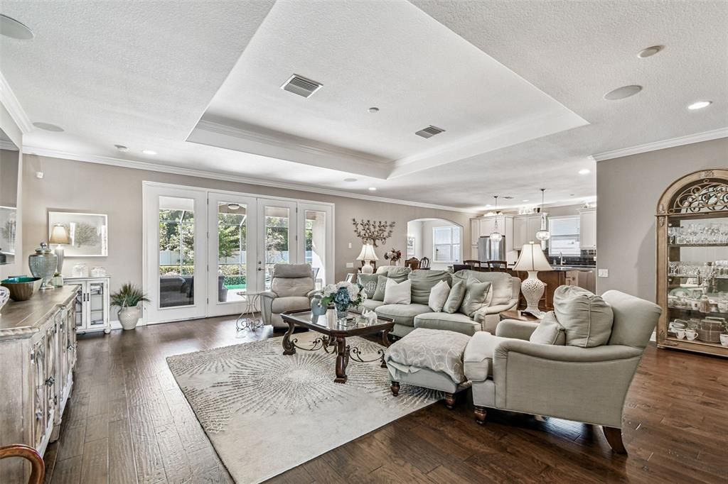 Active With Contract: $925,000 (4 beds, 3 baths, 2736 Square Feet)