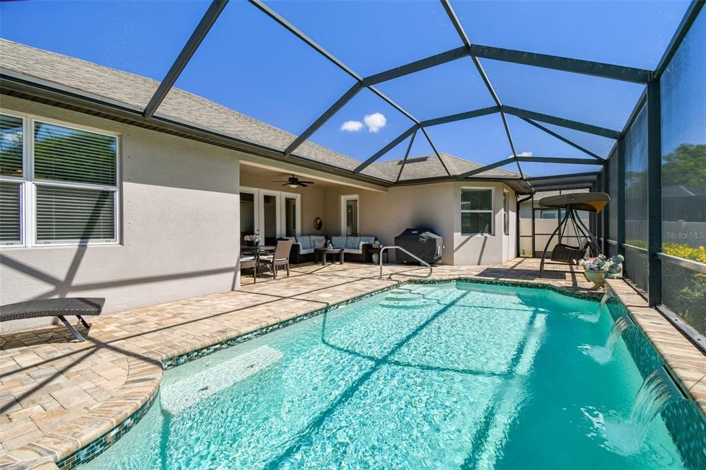 Active With Contract: $925,000 (4 beds, 3 baths, 2736 Square Feet)