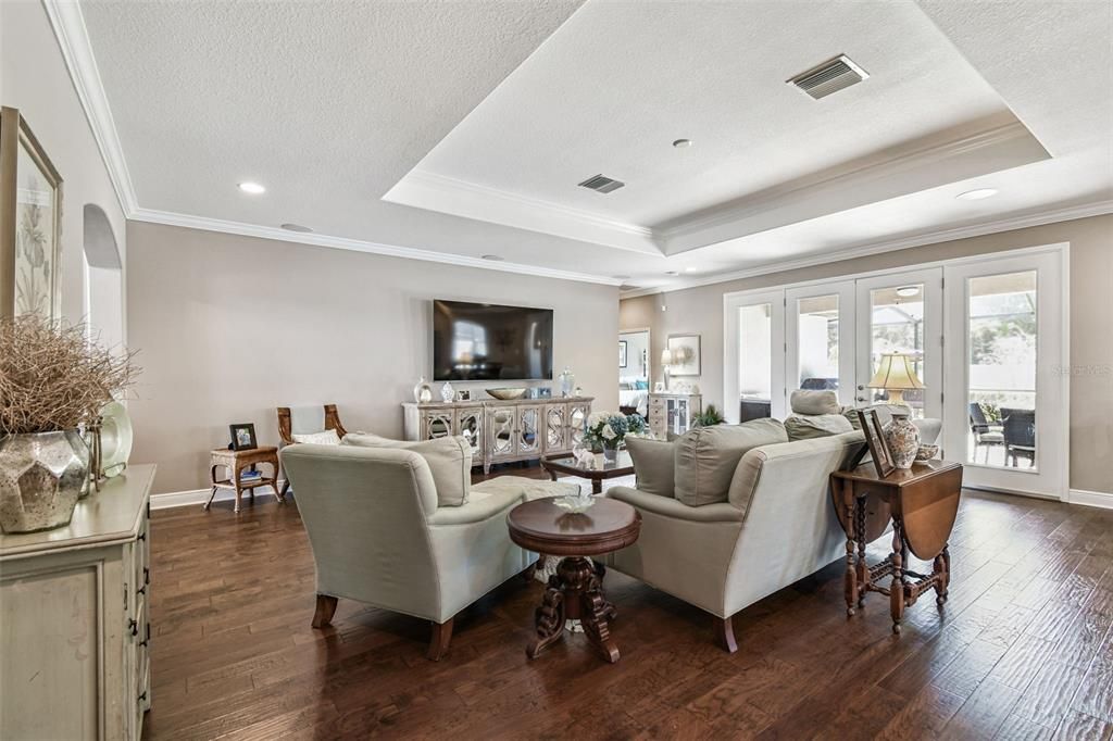 Active With Contract: $925,000 (4 beds, 3 baths, 2736 Square Feet)